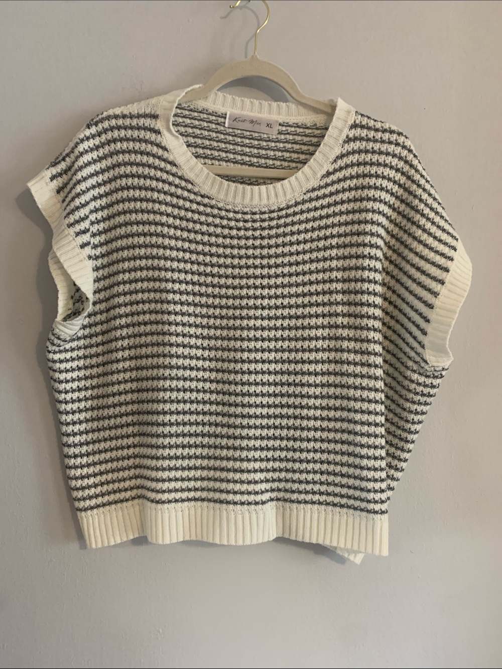 KNIT MIX Striped Sleeveless Crew Neck Top - Cream & Gray